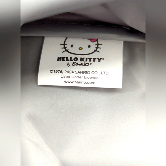 NWT Hello Kitty Insulated Lunch/Snack Box/Bag/Pail/Tote - Picture 4 of 9